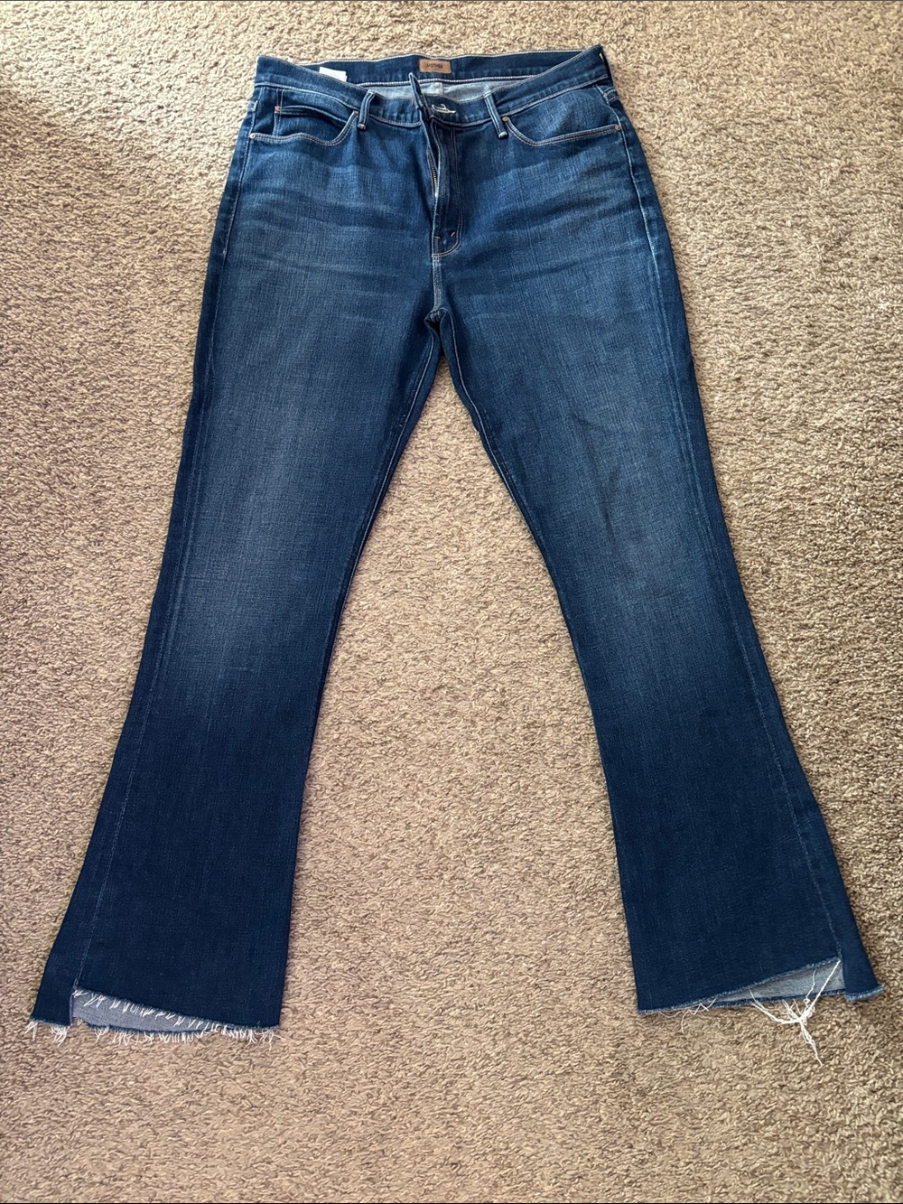 Mother Denim “The Runaway Step Fray” in wash : Groovy. Womens Sz 34